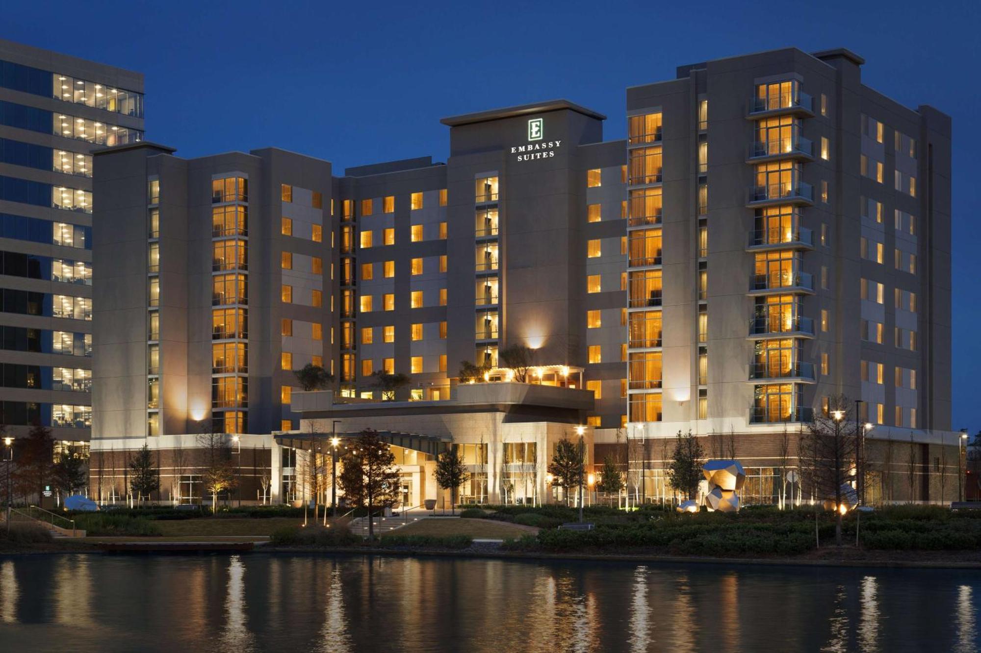 Embassy Suites By Hilton Зе-Вудлендс Экстерьер фото